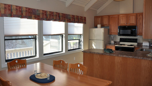 Shenandoah Villas dining room